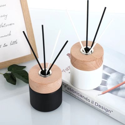 Matte Black White Luxury Glass Reed Diffuser Bottle Luxury Empty Glass Stick Bottle for Aroma Oil Diffuser With Woodedn Cap