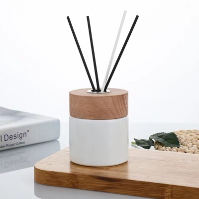 Matte Black White Luxury Glass Reed Diffuser Bottle Luxury Empty Glass Stick Bottle for Aroma Oil Diffuser With Woodedn Cap