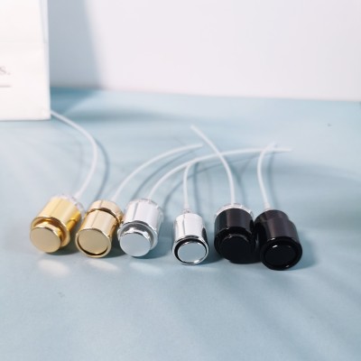 اكسسوارات العطور الفاخرة مستديرة مربع زجاج عطر رشاشة مع الذهب الفضة اللون الأسود